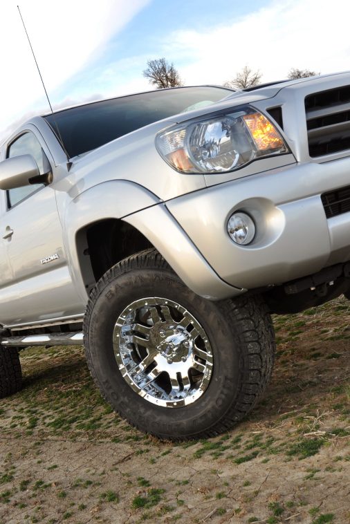 Rough Country 3" Lift Kit w/V2 Shocks for 2005-2023 Toyota Tacoma - 74570RED - Image 3
