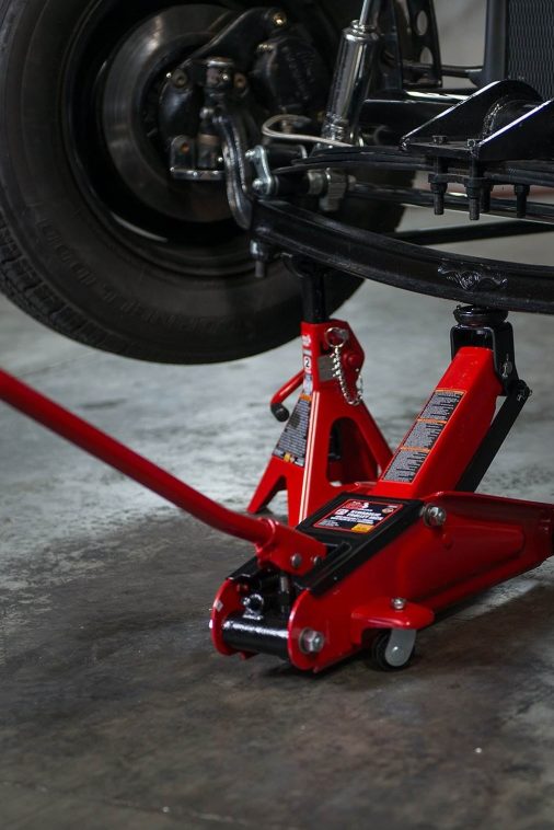 Torin Jacks Big Red 2 Ton Hydraulic Swivel Trolley Floor Jack with Carry Case, 2 Pack - Image 3